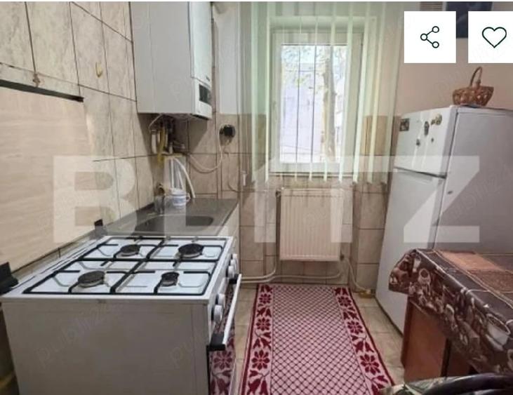 Apartament cu 3 camere semidecomandat în Exterior Vest