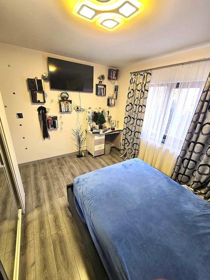 Casă cu 5 camere cu Teren 544 Mp în Careiului