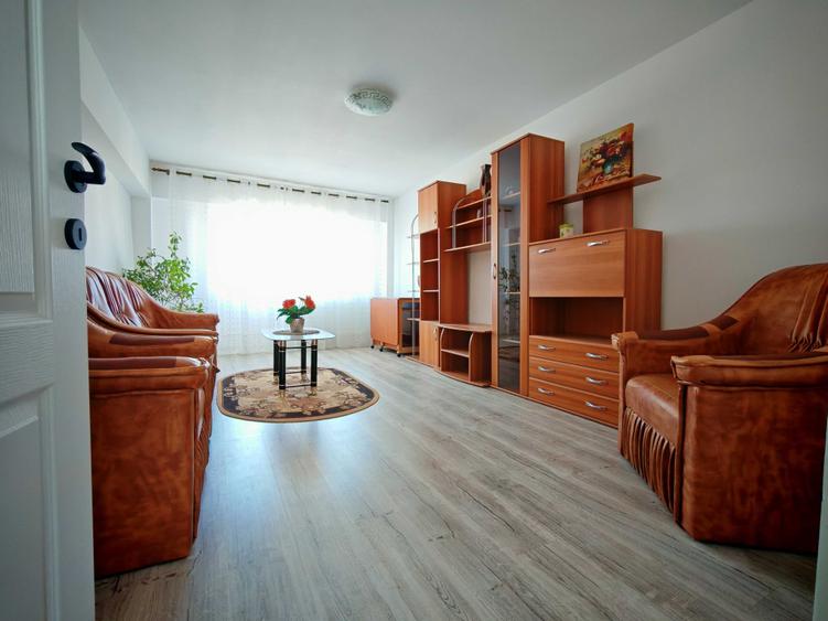 Apartament cu 2 camere decomandat în Micro 3