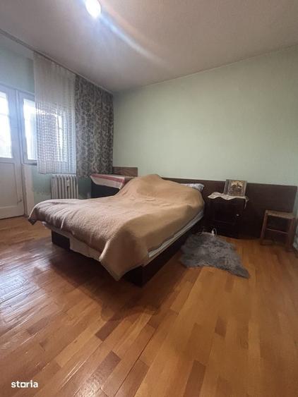 Apartament cu 3 camere decomandat în Prundu