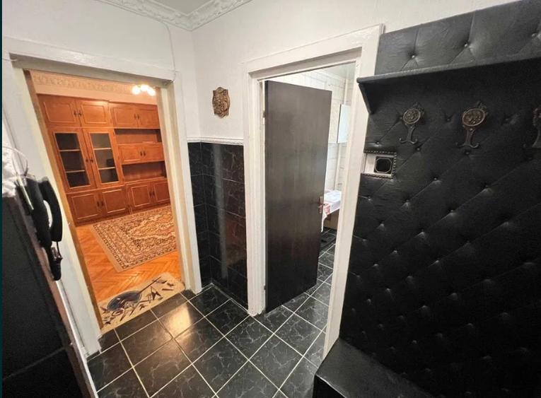 Apartament cu 3 camere semidecomandat în Titan