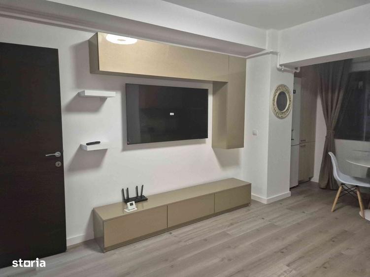 Apartament cu 2 camere decomandat în Splaiul Unirii