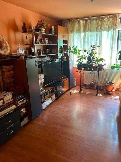 Apartament cu 3 camere decomandat în Brâncoveanu
