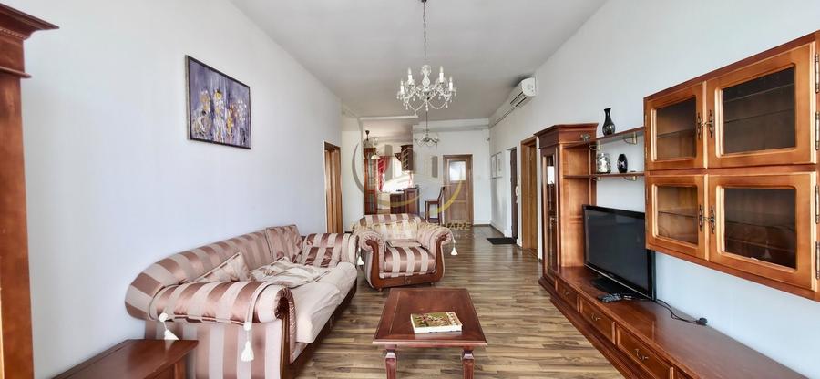 Apartament cu 4 camere decomandat în Central