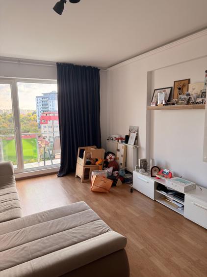 Apartament cu 2 camere semidecomandat în Dobroești
