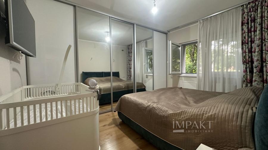 Apartament cu 3 camere semidecomandat, mobilat în Semicentral