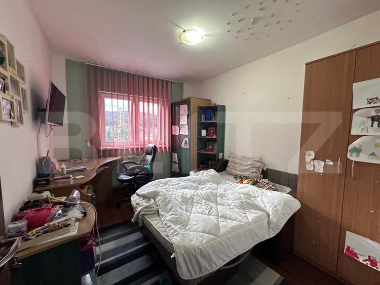 Apartament cu 4 camere decomandat, mobilat în Astra