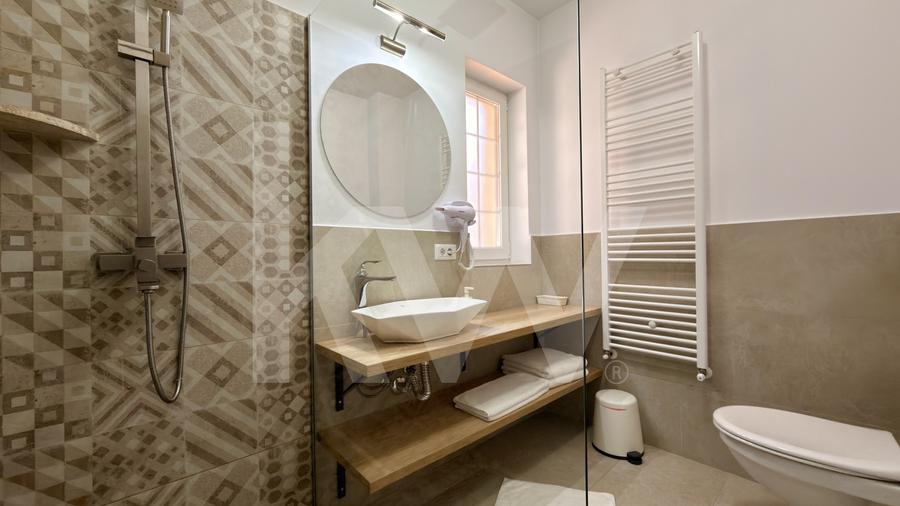 Hotel/Pensiune, de 735 mp, în Șugag