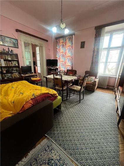 Apartament cu 3 camere circular în P-ța Unirii