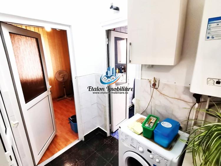 Apartament cu 3 camere semidecomandat în Mărăței