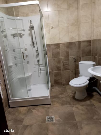 Casă cu 5 camere cu Teren 250 Mp în Central