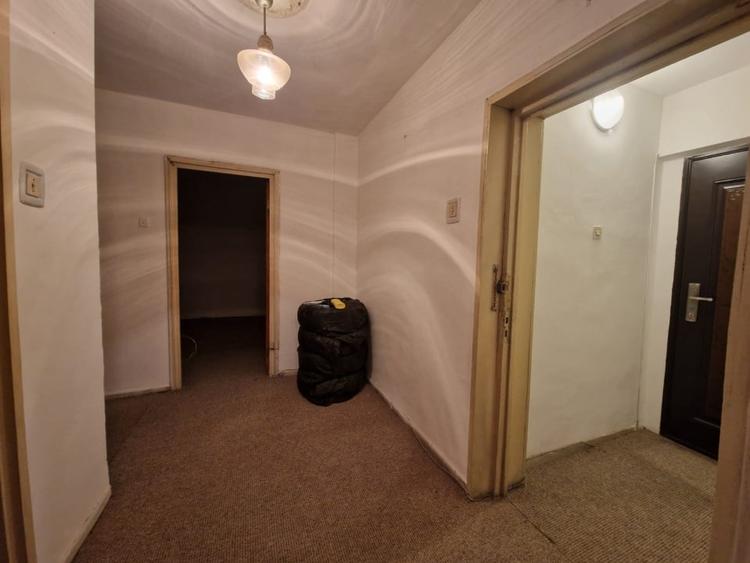Apartament cu 4 camere decomandat în Obor