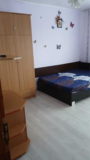 Garsonieră decomandată în Contactoare