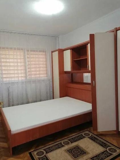 Apartament cu 3 camere decomandat în Traian