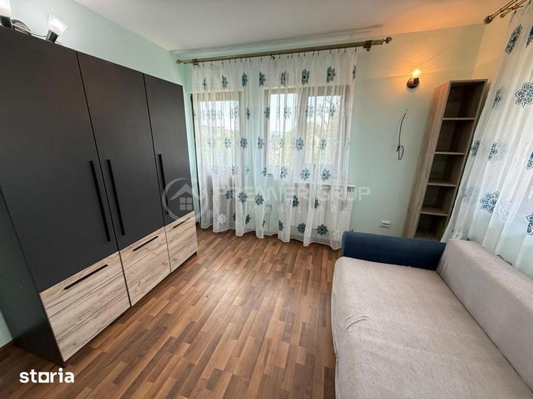 Casă cu 7 camere decomandat cu Canalizare în Holboca