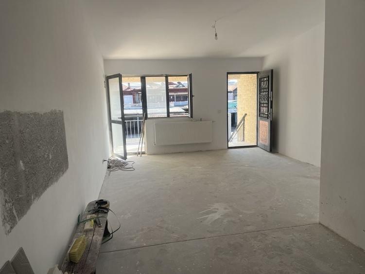 Vand casa p+1 spatiu pt notariat farmacie e.t.c . Bucuresti soseaua chitilei 200 metri de lukoil mega metrou tranvai podul constanta 300 m - 3