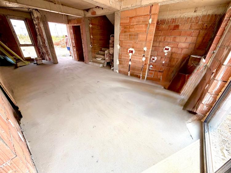 Duplex cu 4 camere cu Canalizare în Splaiul Unirii