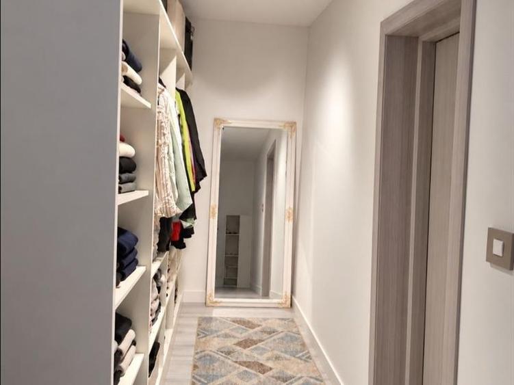 Casă individuală cu 5 camere cu Teren 330 Mp în Calea Severinului