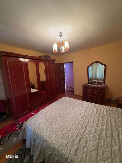 Casă cu 6 camere cu Teren 2000 Mp în Mocira