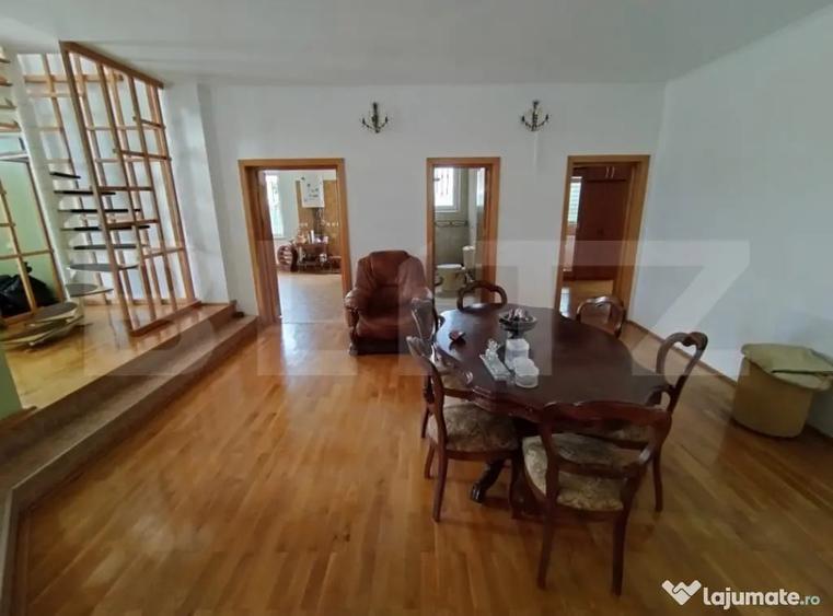 Casă cu 4 camere cu Teren 1500 Mp în Malu Mare