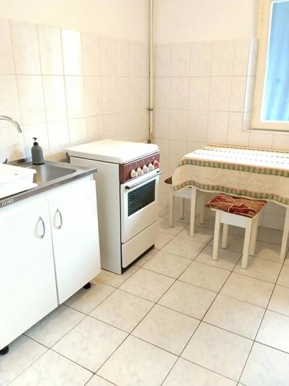 Ofer spre inchiriere 2 camere decom, Soarelui, langa Zone Caffe, cu actele depuse pt centrala propr - 4