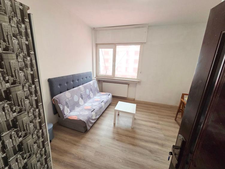 Garsonieră semidecomandată în Romană