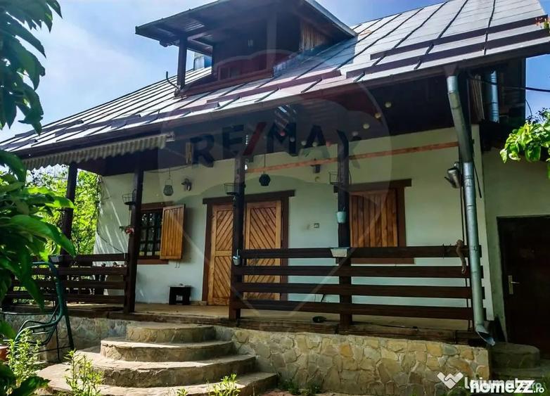 Casă cu 4 camere cu Teren 967 Mp în Sud