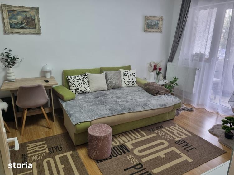 Apartament cu 2 camere decomandat în Piața Centrală