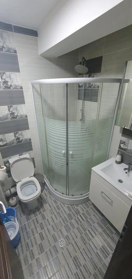 Apartament cu 2 camere semidecomandat în Fundeni