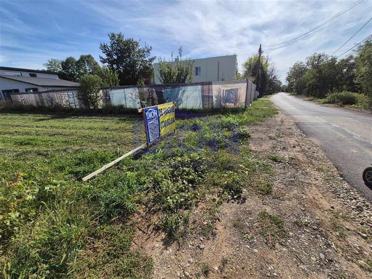 Teren intravilan de 2880 mp, în Izvorani