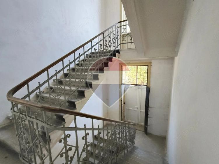 Casă cu 18 camere cu Teren 666 Mp în Mănăstioara (Siret)
