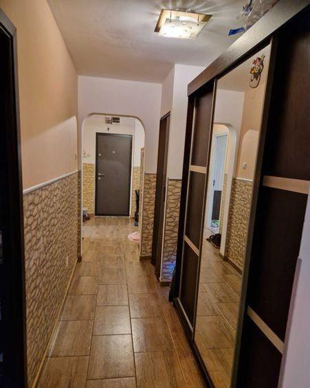 Apartament cu 3 camere decomandat, mobilat în Gară