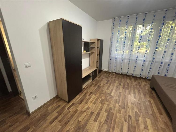 Apartament cu 2 camere semidecomandat în Ultracentral