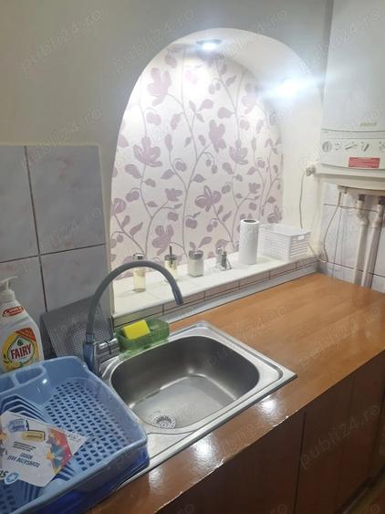Apartament cu 3 camere semidecomandat în Central