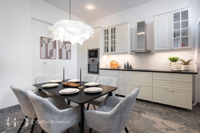 Apartament cu 5 camere, mobilat în Calea Victoriei