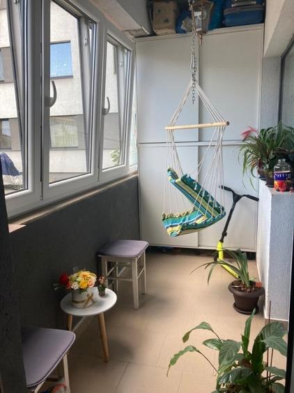 Apartament cu 2 camere semidecomandat, mobilat în Florești