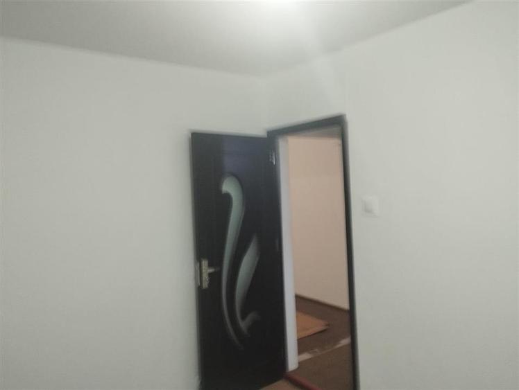 Apartament cu 2 camere semidecomandat în 9 Mai