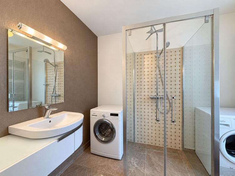 Apartament cu 4 camere decomandat, mobilat în Domenii