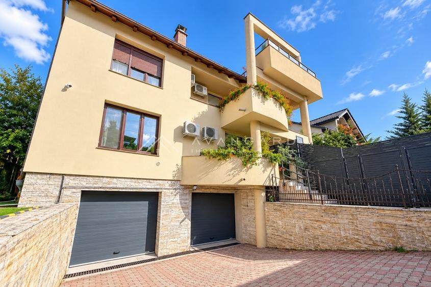 Casă individuală cu 10 camere cu Piscina în Central