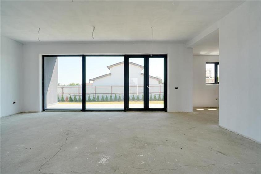 Casă cu 4 camere cu Teren 500 Mp în Hărman