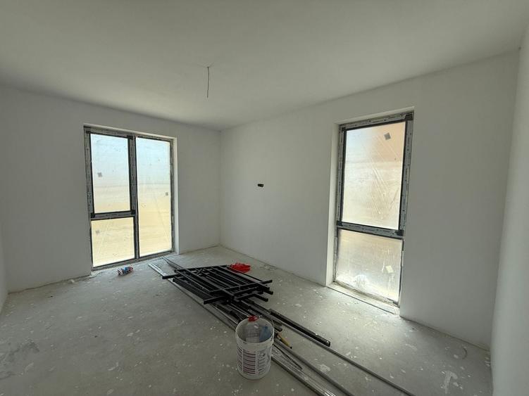 Apartament cu 2 camere decomandat în Girocului