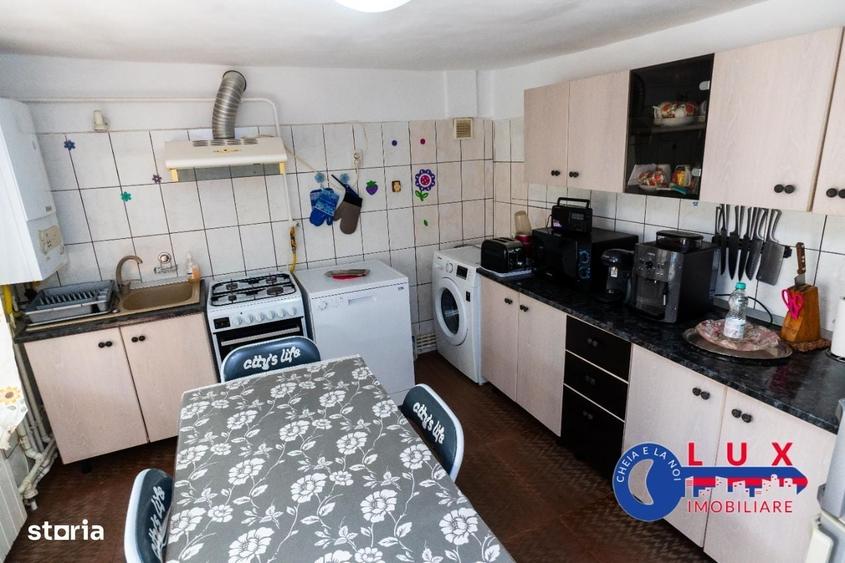 Casă cu 4 camere cu Teren 378 Mp în Babadag