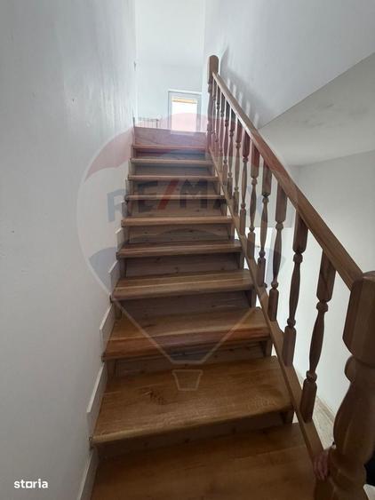 Casă cu 4 camere în Pricaz