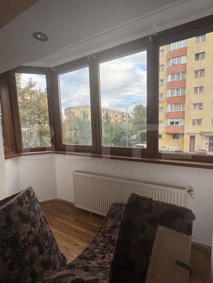 Apartament cu 4 camere semidecomandat, mobilat în Triaj