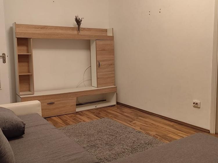 Apartament cu 2 camere semidecomandat, mobilat în Dacia