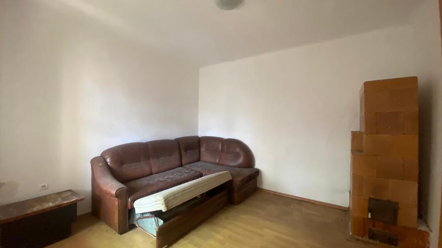 Casă individuală cu 5 camere cu Teren 1000 Mp în Central