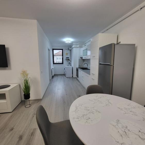 Apartament cu 2 camere, mobilat în Cetate
