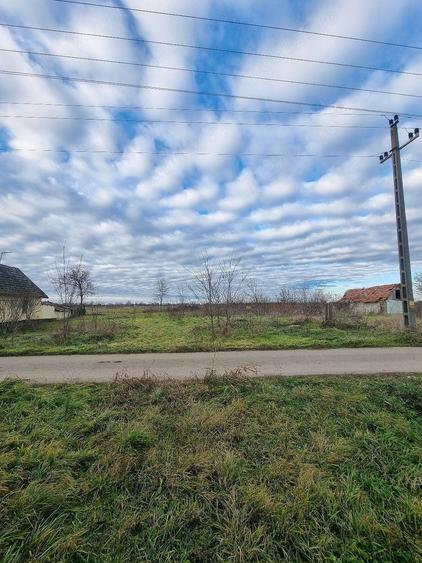 Teren de 4870 mp, în Central