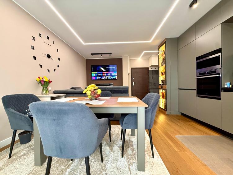 Apartament cu 3 camere decomandat, mobilat în Central