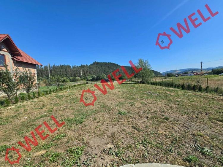 Teren Construcții intravilan de 1500 mp, în Est